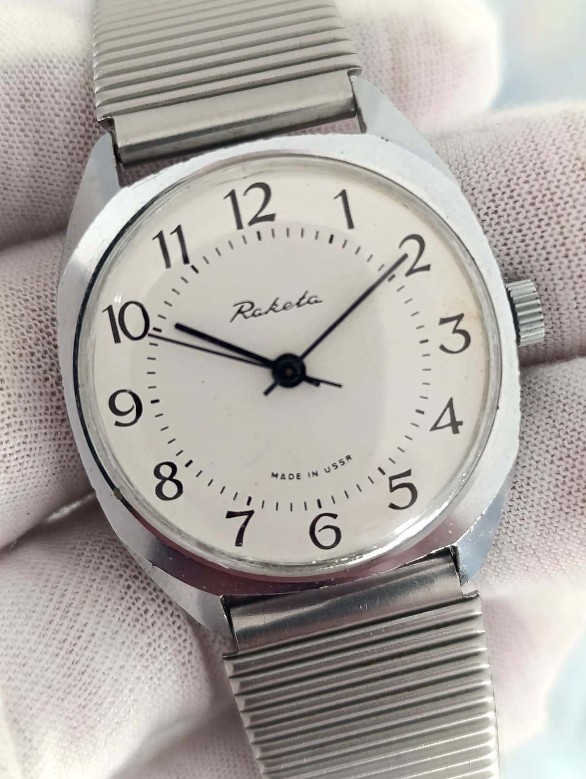 Vintage Raketa 621094 USSR Mechanical Watch – 1980s Petrodvorets Fully Serviced