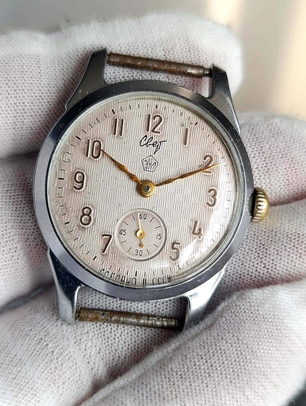 Vintage Soviet Watch Svet Cal. 2603 16 Jewels Cream Dial USSR Serviced 2026