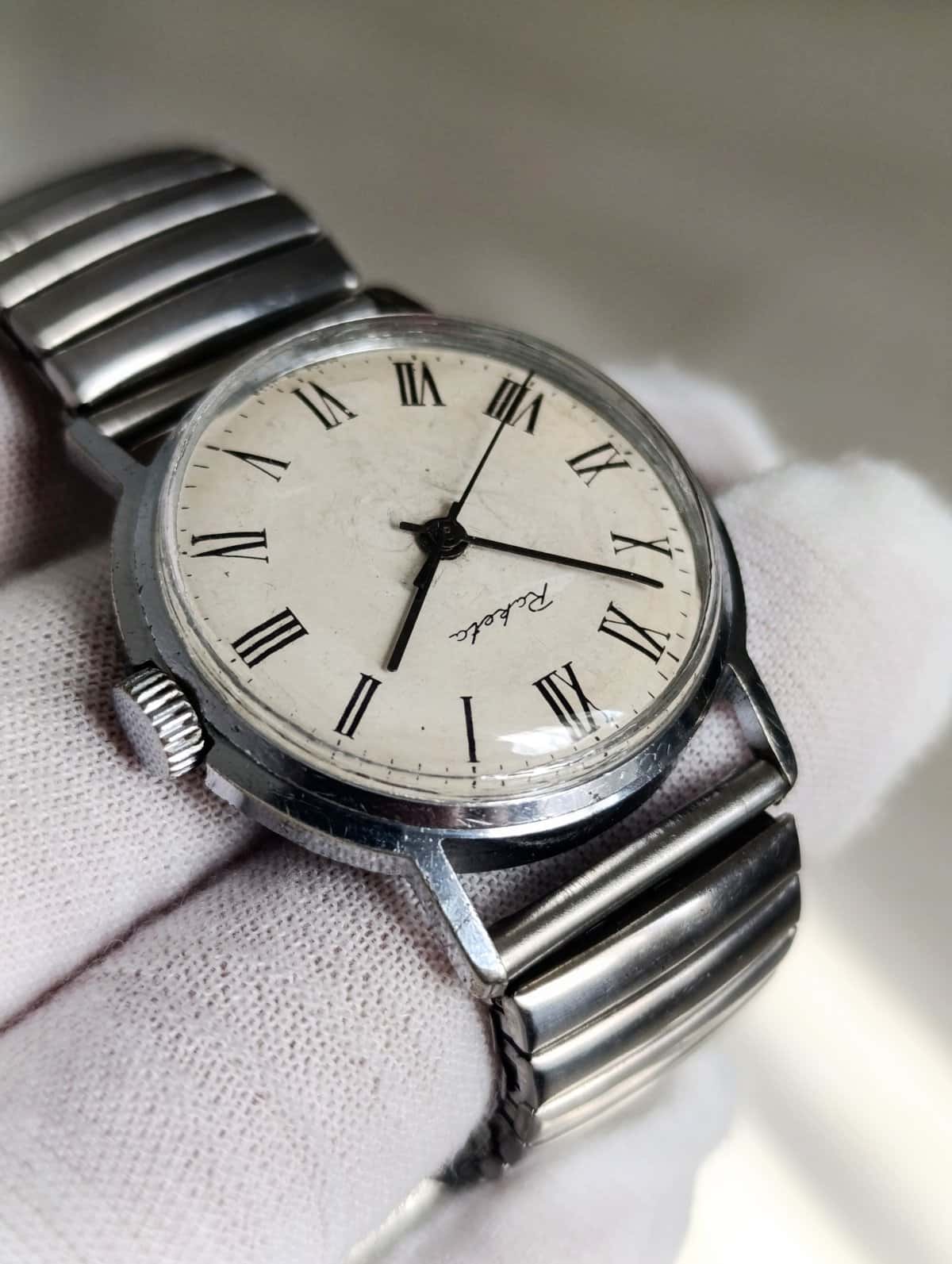 Vintage Raketa Soviet Watch Cal. 2609 16 Jewels Made in USSR 1970s