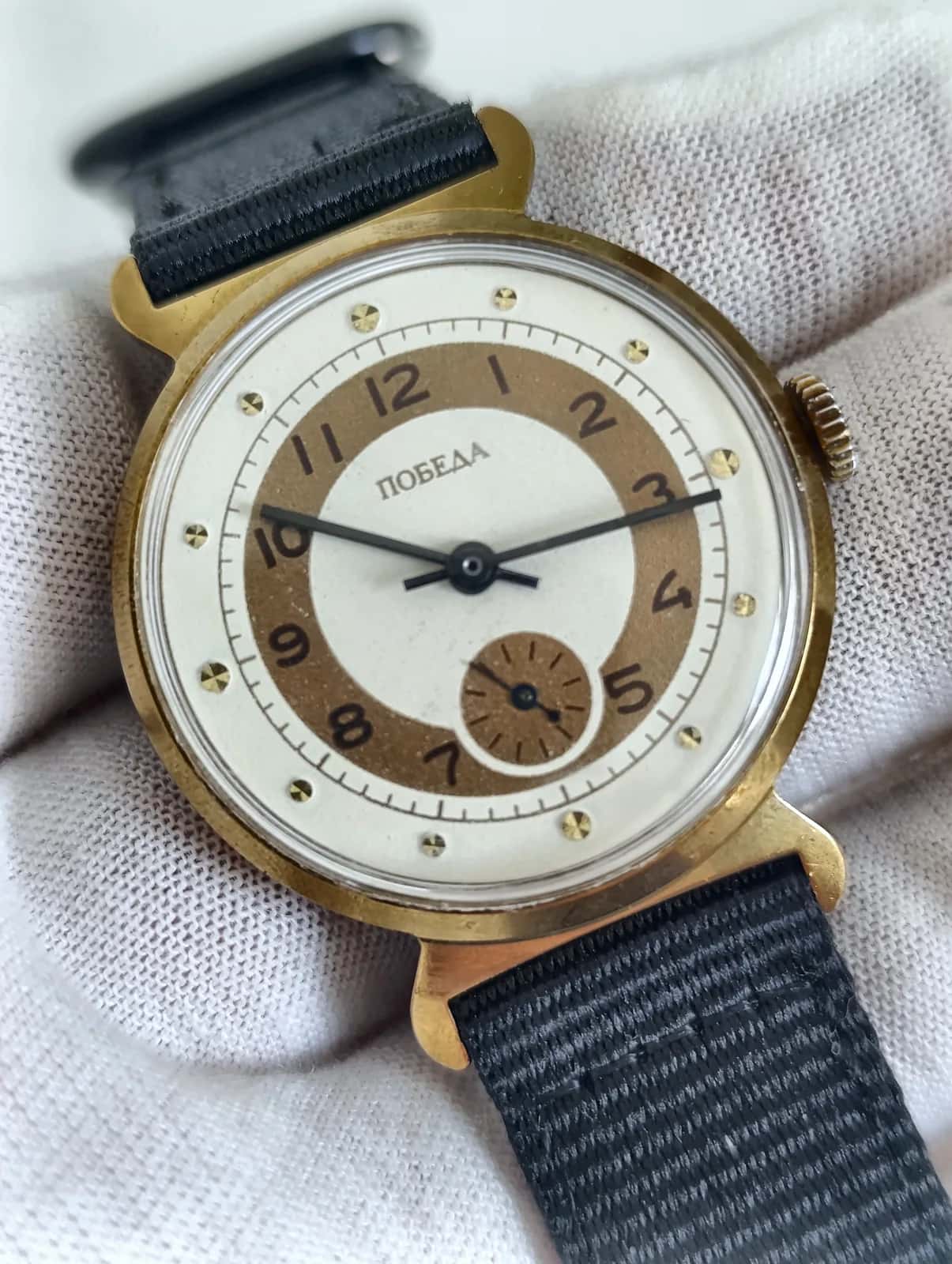 Pobeda Cal. 2602 Soviet USSR Watch 15 Jewels 1980s ZIM